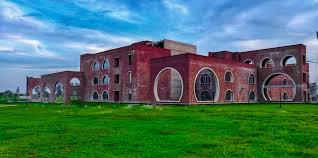 Indian Institute of Management Kashipur (IIM Kashipur) is located in Uttarakhand. It provides quality education. The location, contact details, and the courses